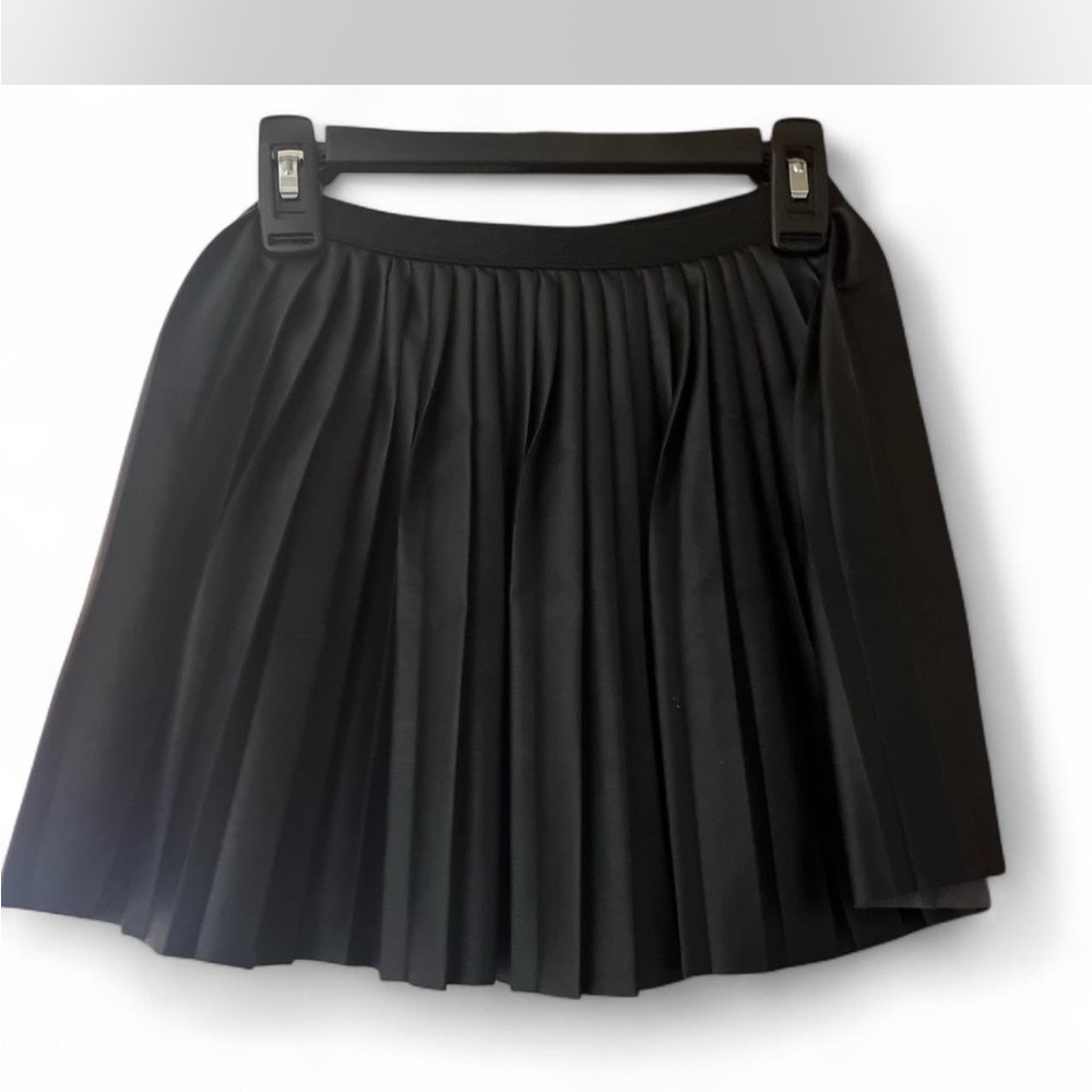 Elegant Black Pleated Skirt